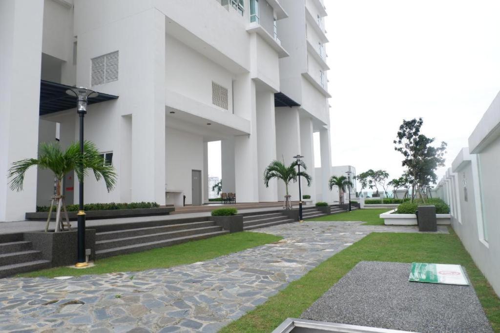 Monic Staycation #pinnacle Tower At Jb Centre Pangsapuri *